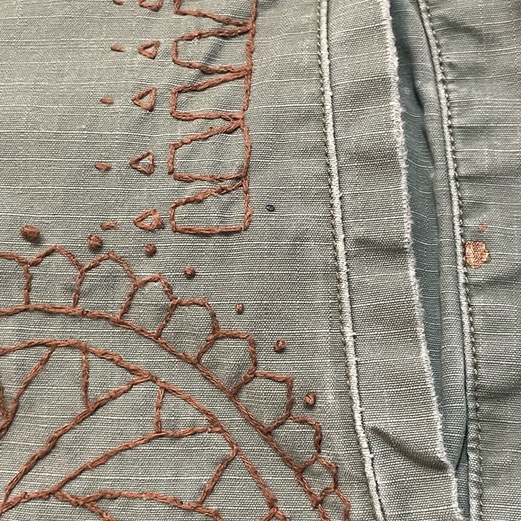 OOAK Army Green Capris With Polynesian Motif Embroidery & Paint Splatters - Picture 14 of 16